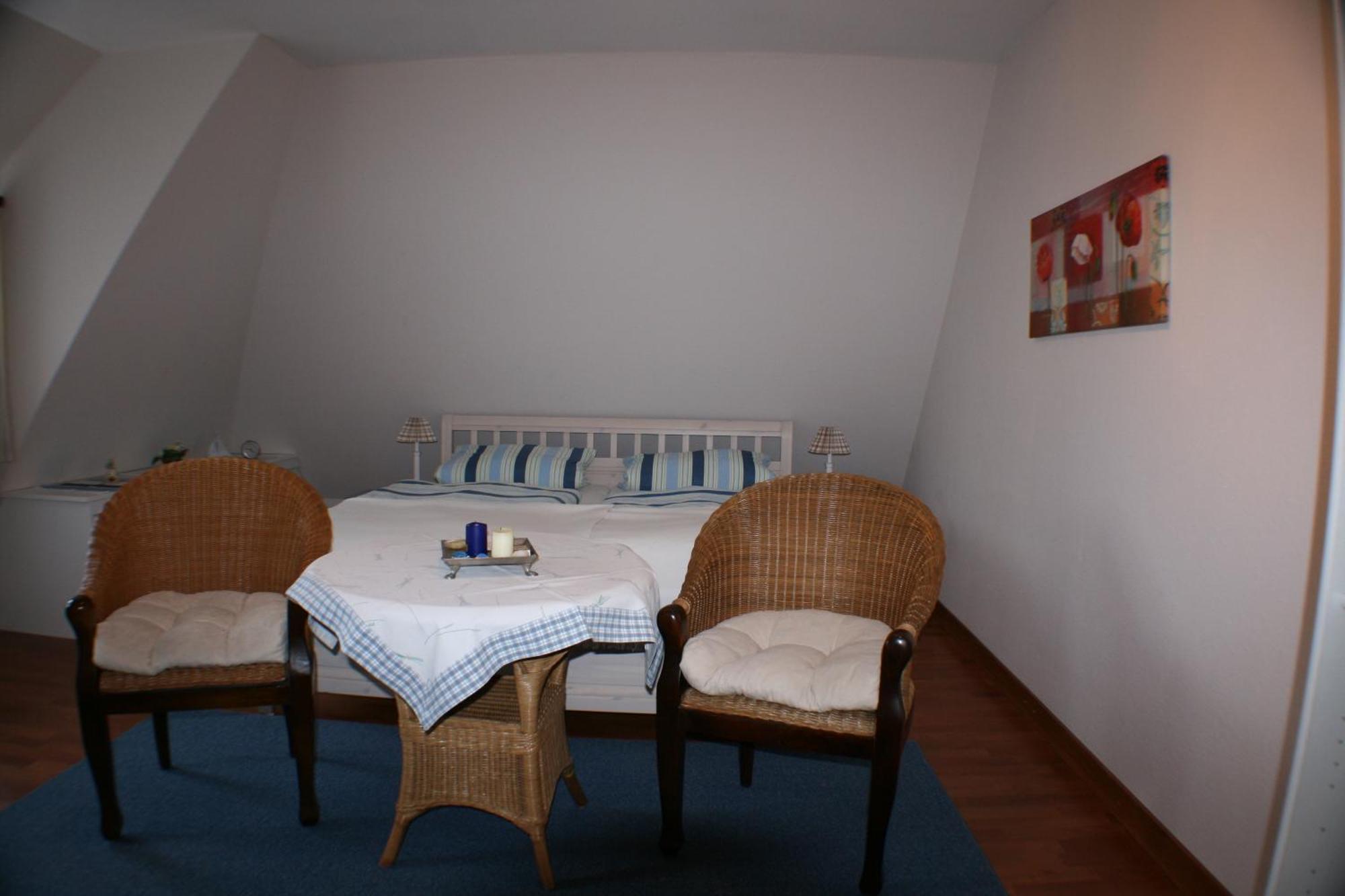 Ferienwohnungen Im Hotel Garni Zur Post Utersum Værelse billede